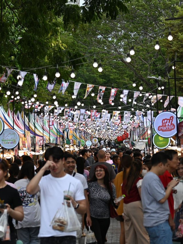 Bangkok: Where Chaos Whispers Magic