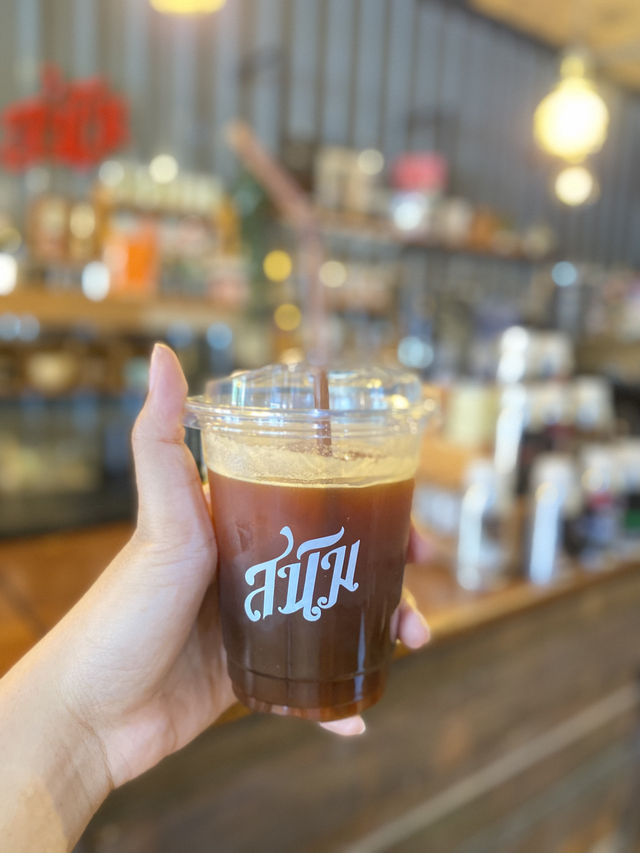 สนิมริมทาง – คาเฟ่กรันจ์เท่ ๆ สำหรับคอกาแฟตัวจริง 