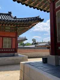 Beneath the Eaves of Heaven: Discover Gyeongbokgung