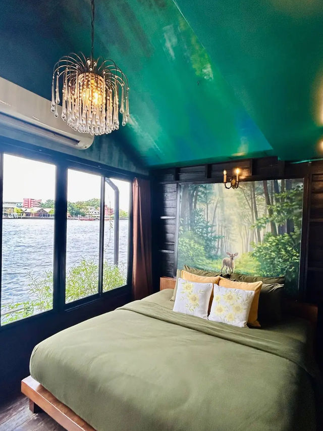 Loy La Yong, Bangkok’s Vintage Gem with a Twist