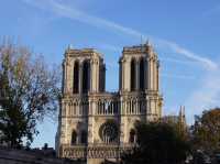 🗼 Sailing Through Parisian Dreams – River Seine Cruise