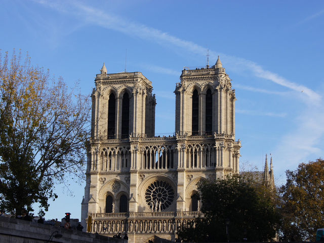 🗼 Sailing Through Parisian Dreams – River Seine Cruise
