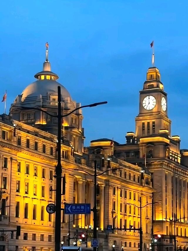 Strolling Through Time at The Bund – Shanghai’s Historic Waterfront