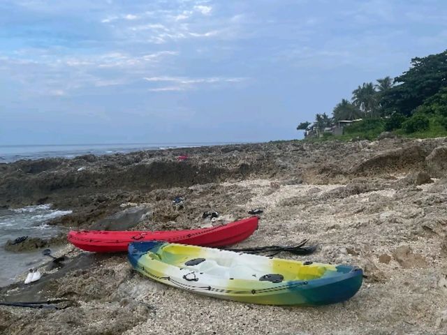 🌊 藍天碧海間的勇者試煉｜小琉球「厚石魚澳」浮潛天堂與跳海熱點