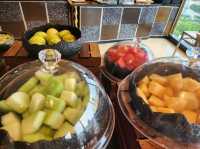 Solid Stay Near the Yu Garden and More