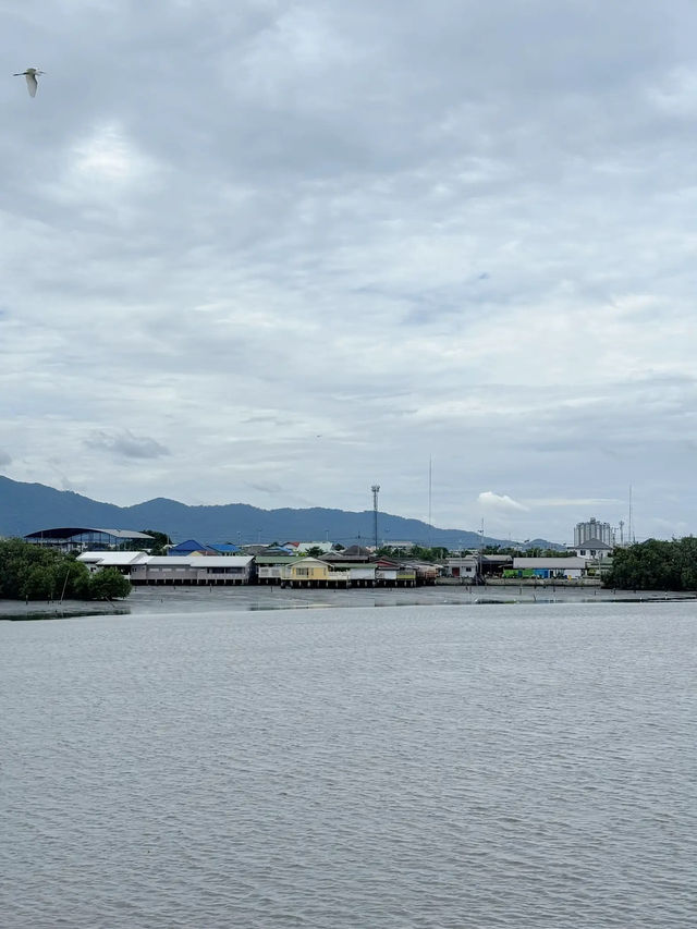 สะพานชลมารควิถี สะพานเลียบริมทะเล ชลบุรี สะพานชลมารควิถี สะพานเลียบริมทะเล ชลบุรี