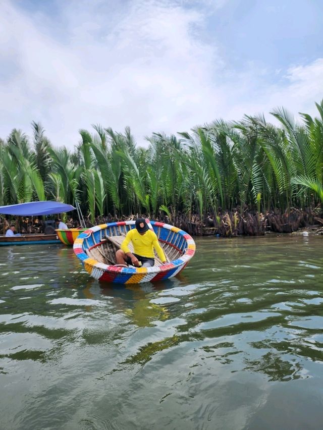 【ホイアン🇻🇳ベトナム】ココナッツボートで川下り🥥