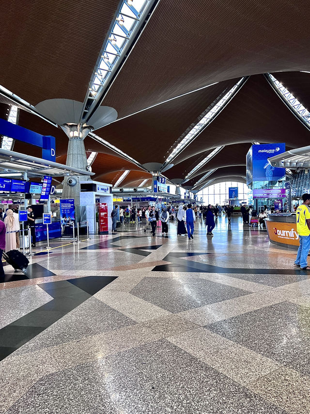 ［吉隆坡旅遊］建築很美很好拍的機場✈️吉隆坡國際機場