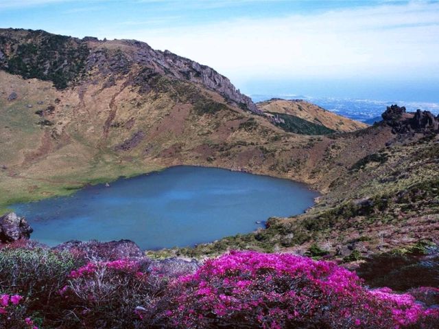 🗻 백록담 – 한라산 정상의 장엄한 호수 🗻 백록담 – 한라산 정상의 장엄한 호수