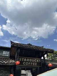 Chengdu’s Kuan Zhai Alley: Where History Meets Modern Buzz