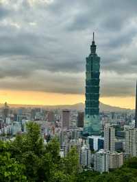 🌆 Taipei Evening Walk – Nature, Art & Tea ✨
