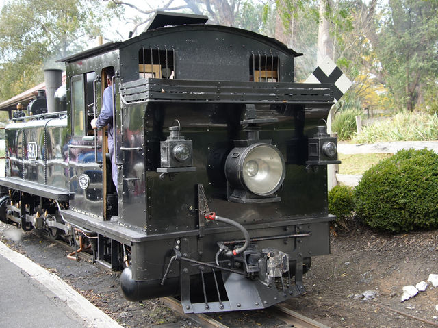  【墨爾本必玩】搭上普芬比利蒸汽火車，來一場穿越森林的復古之旅！