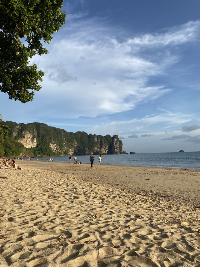 ✨โรงแรม Golden Beach Resort Aonang ✨