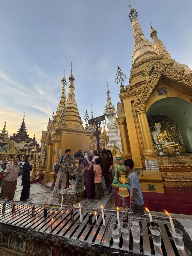 The most sacred golden Buddhist temple in Myanmar: Shwedagon Pagoda ✨