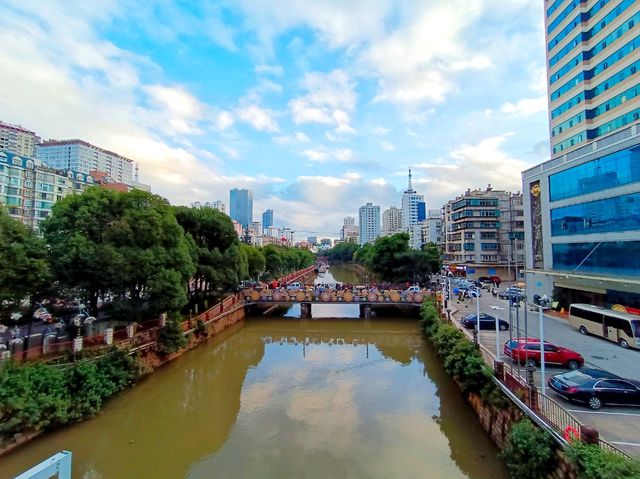 Panlong Riverside (盘龙江) Panlong Riverside (盘龙江)