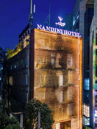 Budget Comfort & Prime Location: Your Stay at Hotel Nandini, Dhaka! 🇧🇩🏙️