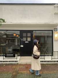 경주 황리단길에서 벗어나 조용하게 머무를 수 있는 카페