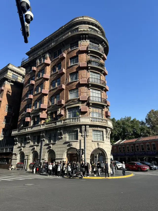 Shanghai Travel Review | A City of Contrasting Day and Night