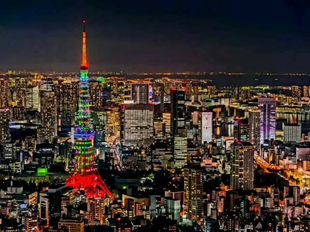 A Nighttime Stroll in Roppongi | The Rhythm of Tokyo's Streets After Dark.