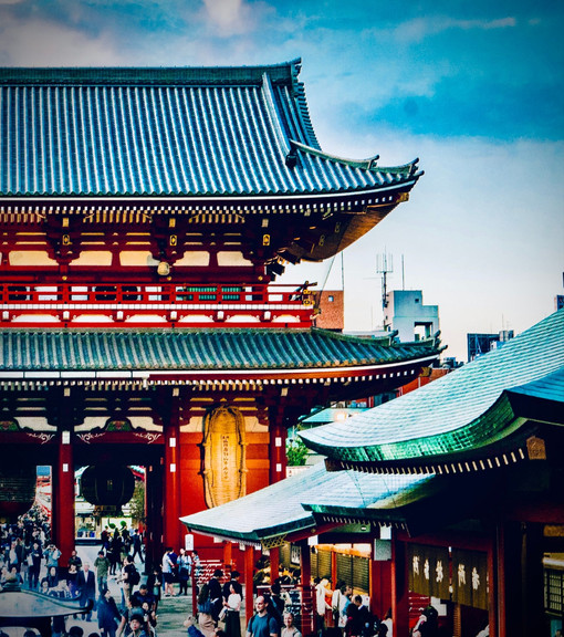 Nakano Broadway's Subculture Corridorsslowtraveling