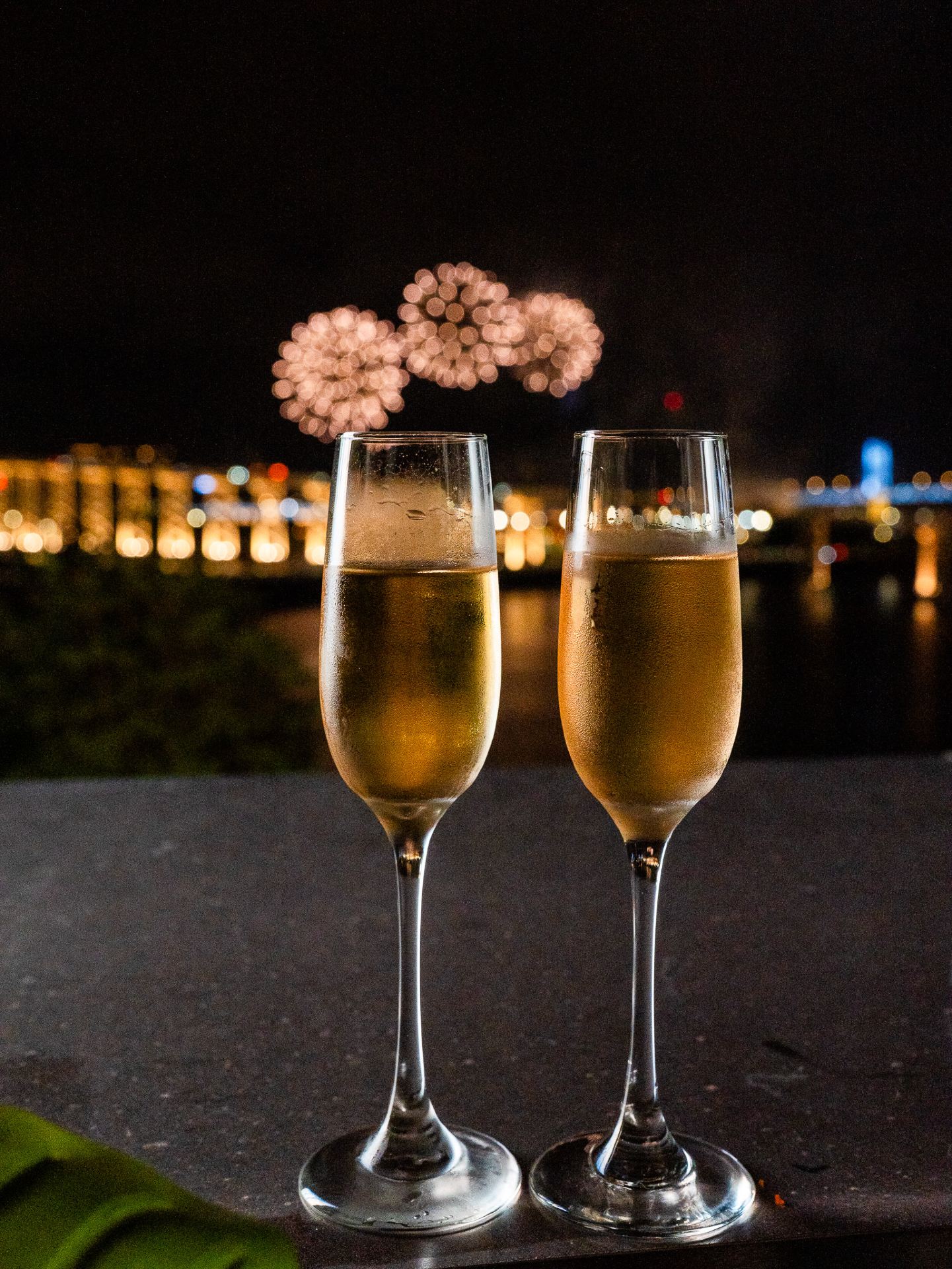 180° Stunning Ocean View & Fireworks: Morton's Grille Macau Debuts Exclusive Fireworks Set Menu 🎆