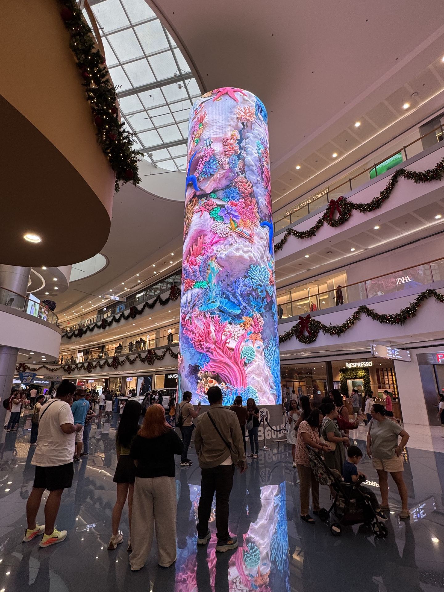 ประสบการณ์การช้อปปิ้งและรับประทานอาหารที่ SM Mall of Asia กรุงมะนิลา: จากการช้อปปิ้งในห้างสรรพสินค้าขนาดใหญ่ สู่ชีวิตแบบคนฟิลิปปินส์ท้องถิ่น