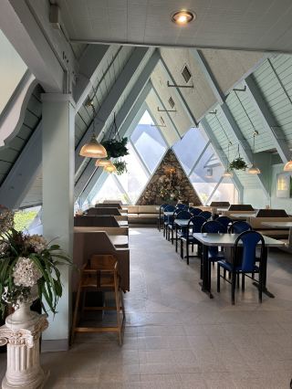 特殊建築及環境優雅，很傳統味道食材的越南餐廳