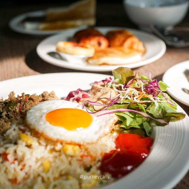 Cross Vibe Bangkok Sukhumvit