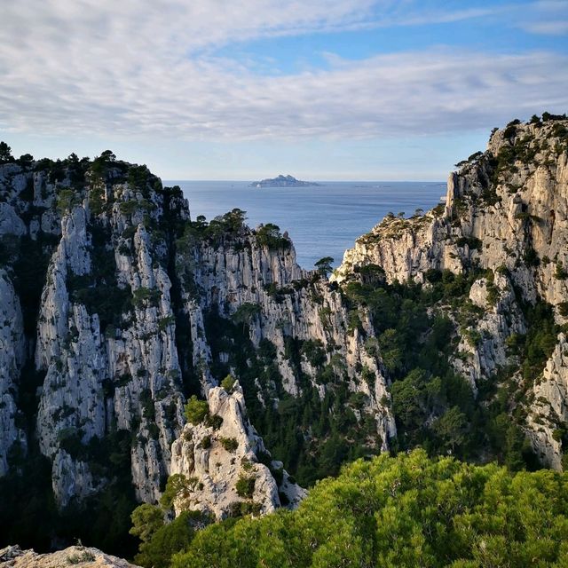 Hiking the Rugged Trails of Calanque National Park