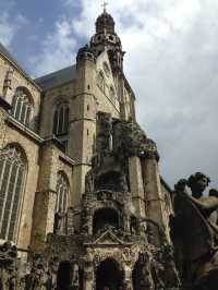 Antwerp is the city of the thrown hand. 