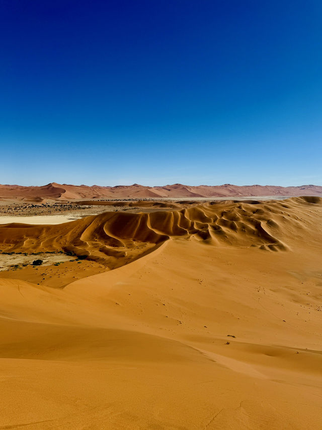 The Ancient Dunes of Sossusvlei & Deadvlei 🏜️