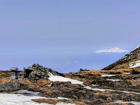 Volcano at an altitude of 1,984 metres