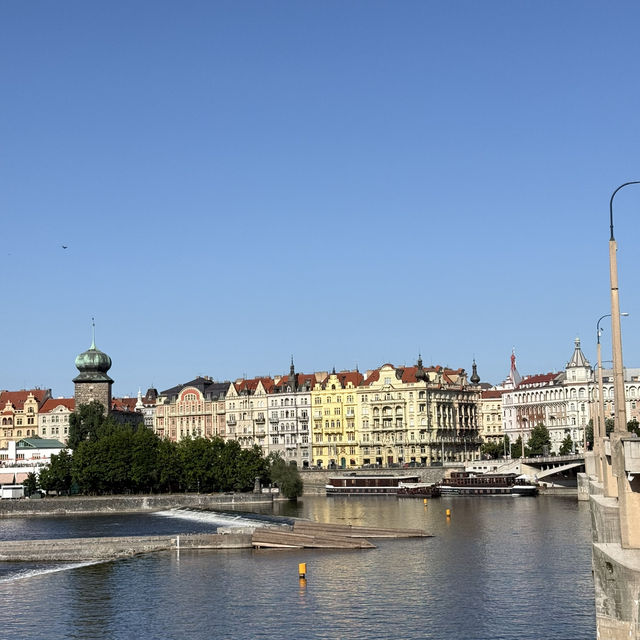 🇨🇿 Prague Travel Guide: The City of a Hundred Spires