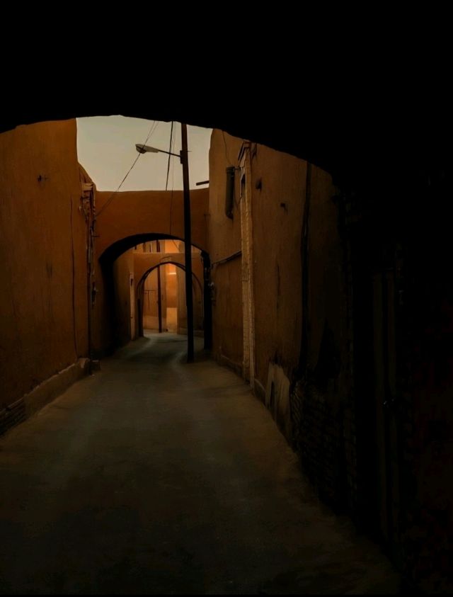 ✨Yazd: Persia’s Desert City of Windcatchers & Timeless Charm 🏜️🌅 ✨Yazd: Persia’s Desert City of Windcatchers & Timeless Charm 🏜️🌅