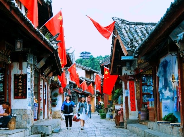 🌿 Nanning: Waterfalls, Ancient Streets & Karst Dreams 🌄
