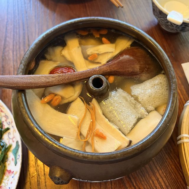 十全街で人気の雲南料理のお店「藏珑坊春城小苑」