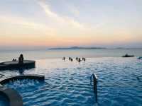Amazing Infinity Pool Hotel in Pattaya!🇹🇭
