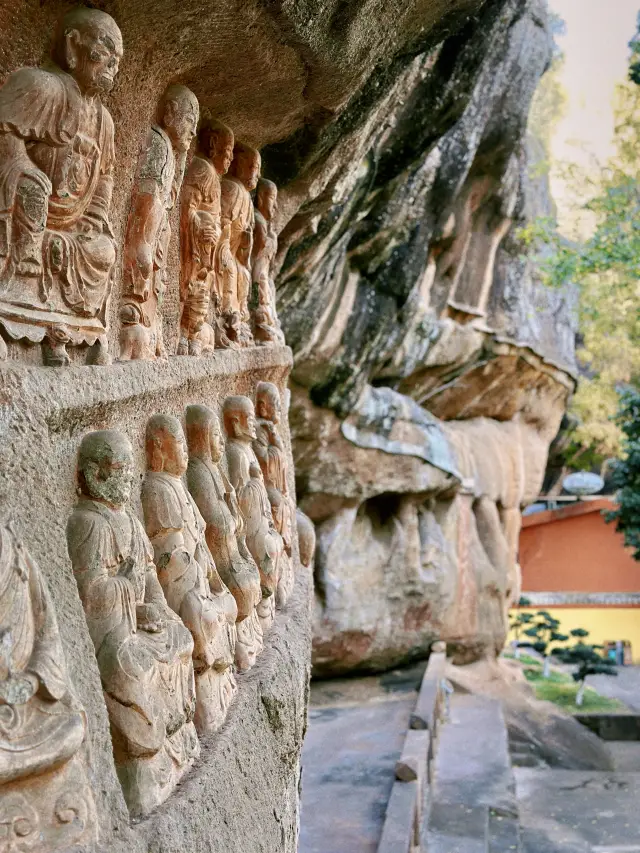 Tongtianyan is full of strength and has won the reputation of the first grotto in the south of the Yangtze River