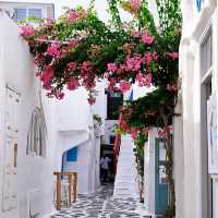 exploring the beautiful streets of Mykonos