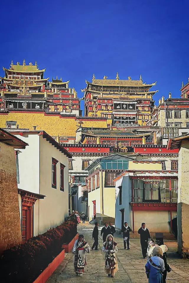 is is not Tibet; this is the ancient town of Dukezong in Shangri-La