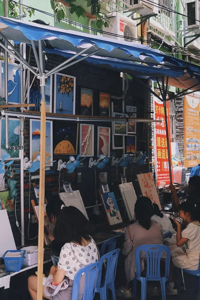 Dafen Oil Painting Village in Shenzhen, a deep experience of the dopamine in the oil painting community