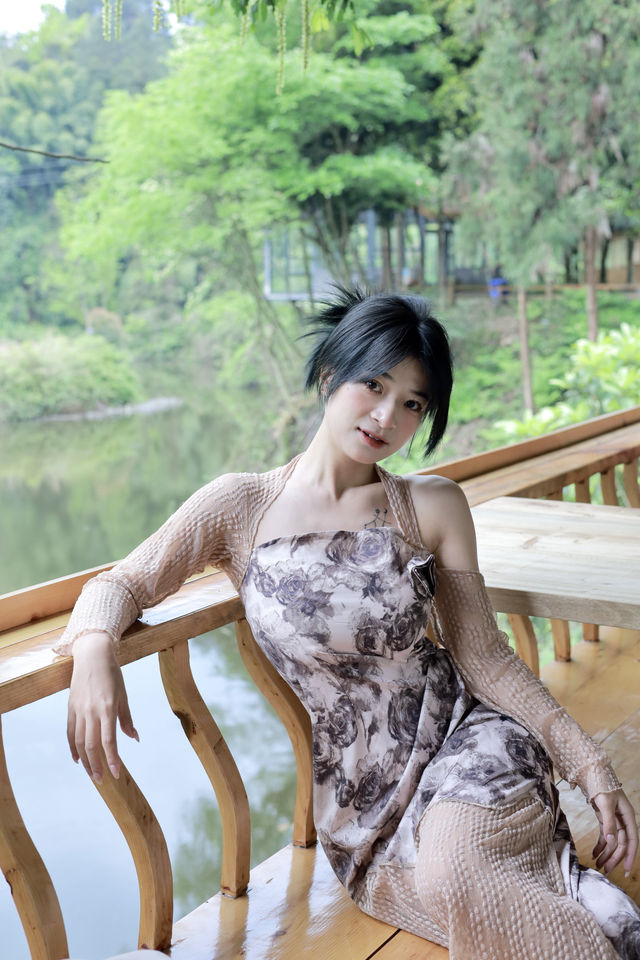 躲進茶山裡 大口吸氧