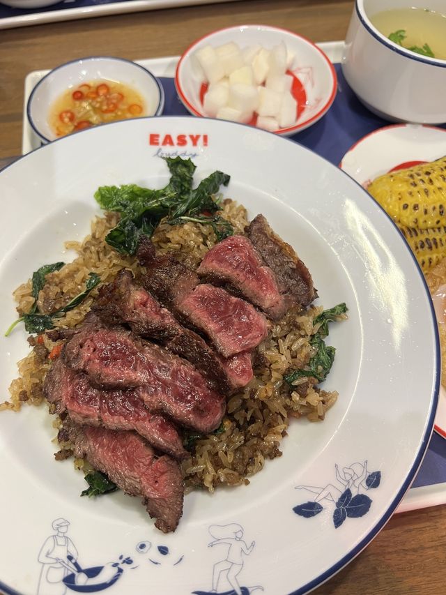 曼谷必食｜超火牛排糯米炒飯！下次還要再去