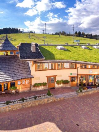🏔️ Bialka's Best: Thermal Bliss & Ski Escapade 🎿