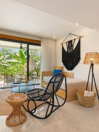 🌴🏨 Unwind at Nantipa: Costa Rica's Beachfront Bliss 🌊