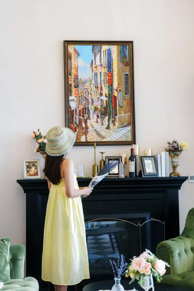 ชมทุ่งลาเวนเดอร์ที่บ้านพักสไตล์ฝรั่งเศสของหมู่บ้านหวั่นหวั่น