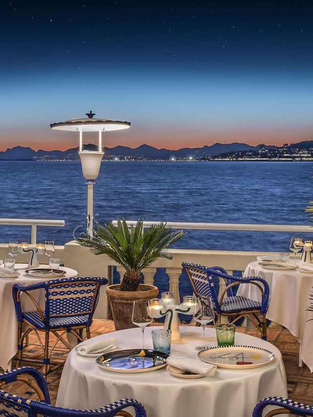 🌟 Antibes Charm: Top Stay at Hôtel Belles Rives 🌊🛏️