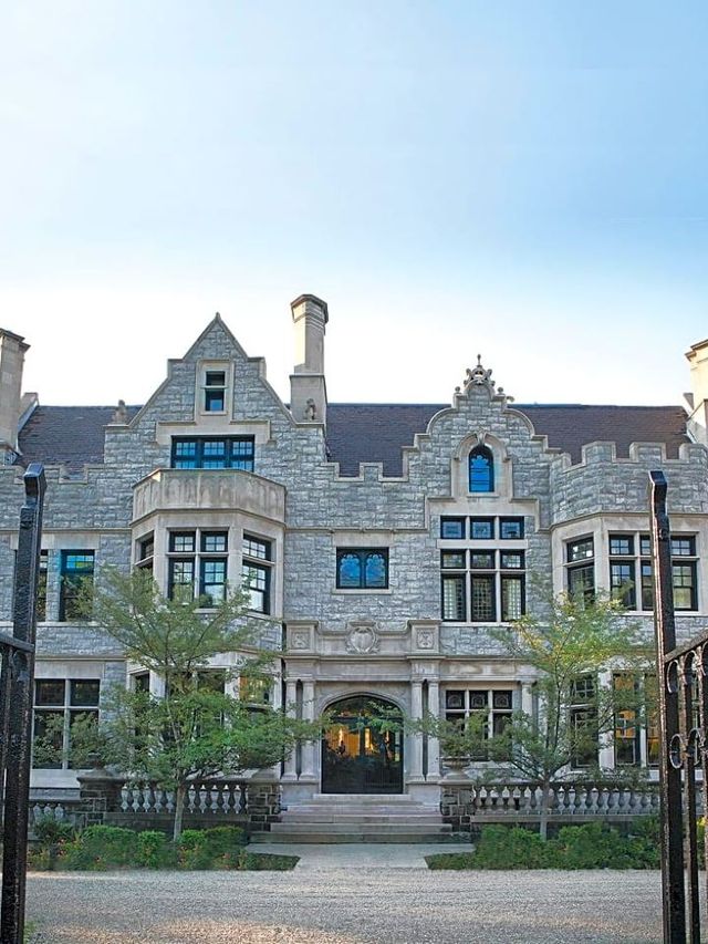 🏰✨ Pittsburgh's Charming Castle Stay: Mansions on Fifth 🌟
