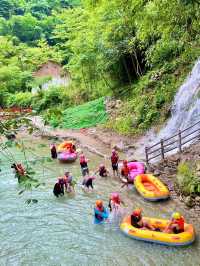 成都戶外避暑攻略|夏日玩水聖地森林瀑布漂流。