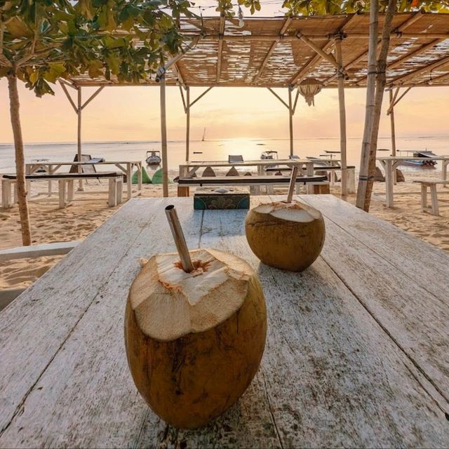 Lovely place by the beach 